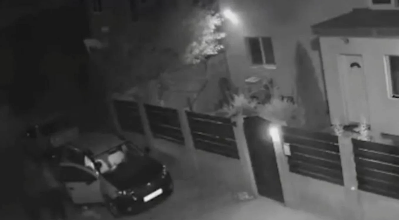 Au spart zeci de mașini într-o singură noapte Foto - Captură Video Antena 3 CNN