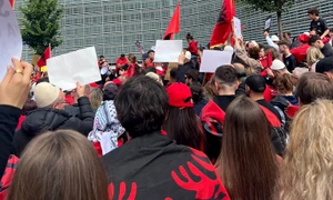 proteste albanezi jpg