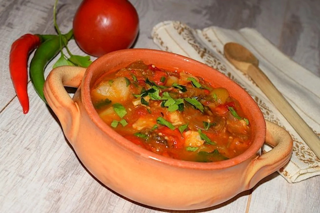 mâncare cu multe legume