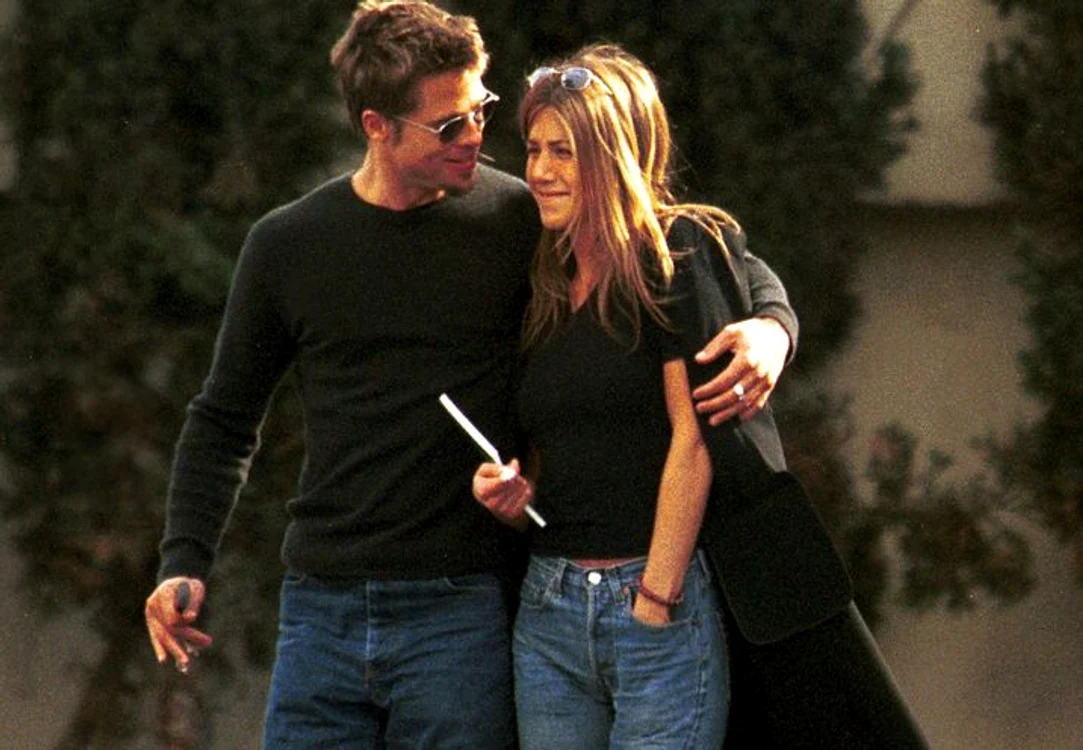 
    Jennifer Aniston si Brad Pitt  