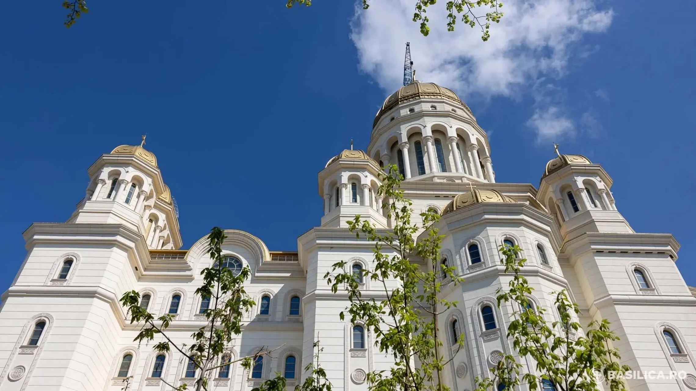 Program de slujbe la Catedrala Națională în zilele de 30 noiembrie și 1 decembrie. Pe 2 decembrie lăcașul poate fi vizitat de credincioși