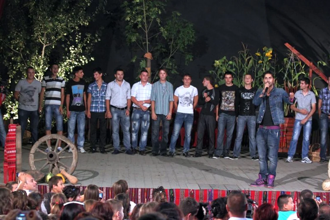 Connect-R şi-a ales preferatul în urma preselecţiei din comuna Costeşti, Vâlcea.