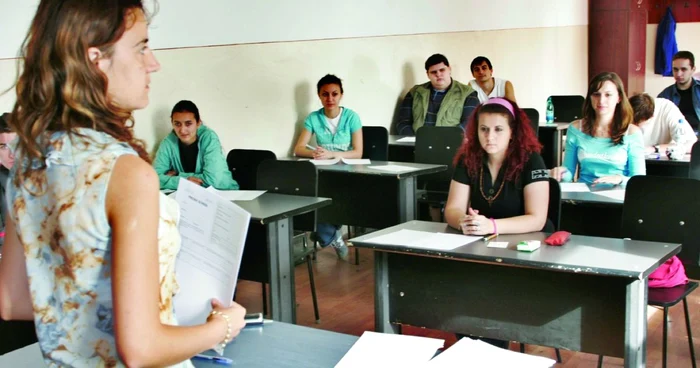 Elevii se pregătesc pentru primele examene