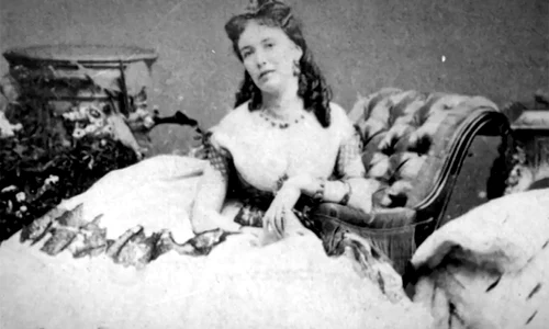cora pearl