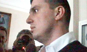 În martie 2001 a fost arestat  pentru accidentul din 2000 jpeg