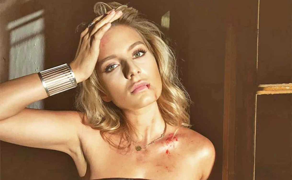 
    Ana Baniciu,  cu machiaj special  pentru ochii vineţi  