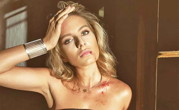 
    Ana Baniciu,  cu machiaj special  pentru ochii vineţi  