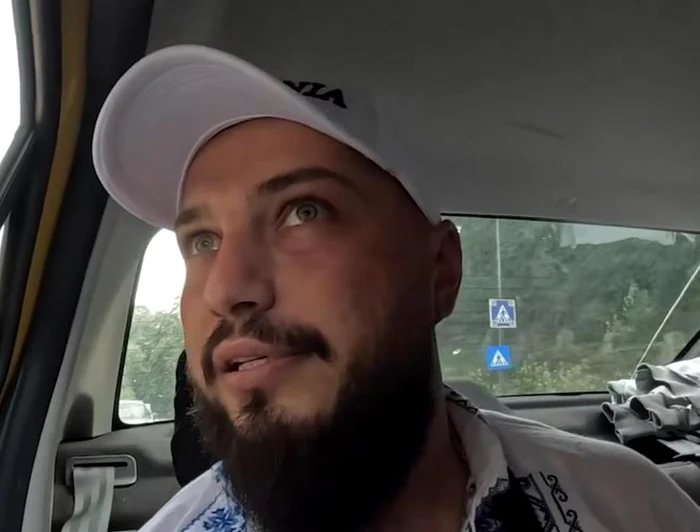 Turistul străin a fost impresionat de localitate și amabilitatea taximetristului FOTO: captură video