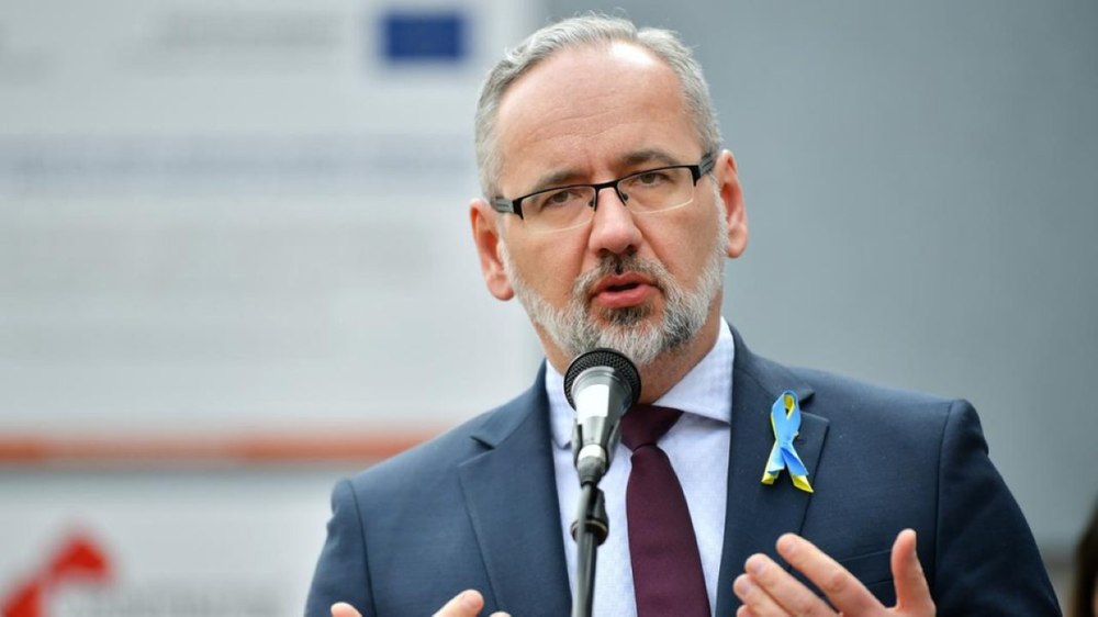 Fostul ministru polonez al Sănătăţii, agresat în plină stradă: „Am fost bătut de doi bărbaţi care strigau: «Moarte trădătorilor patriei!»”