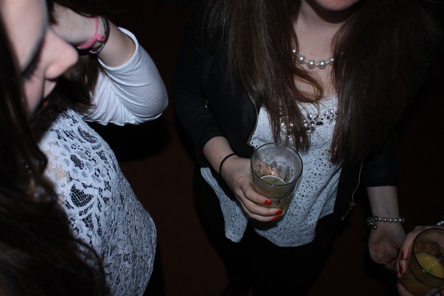 Copii în sevraj, autorități în tăcere. România copiilor dependenți de alcool
