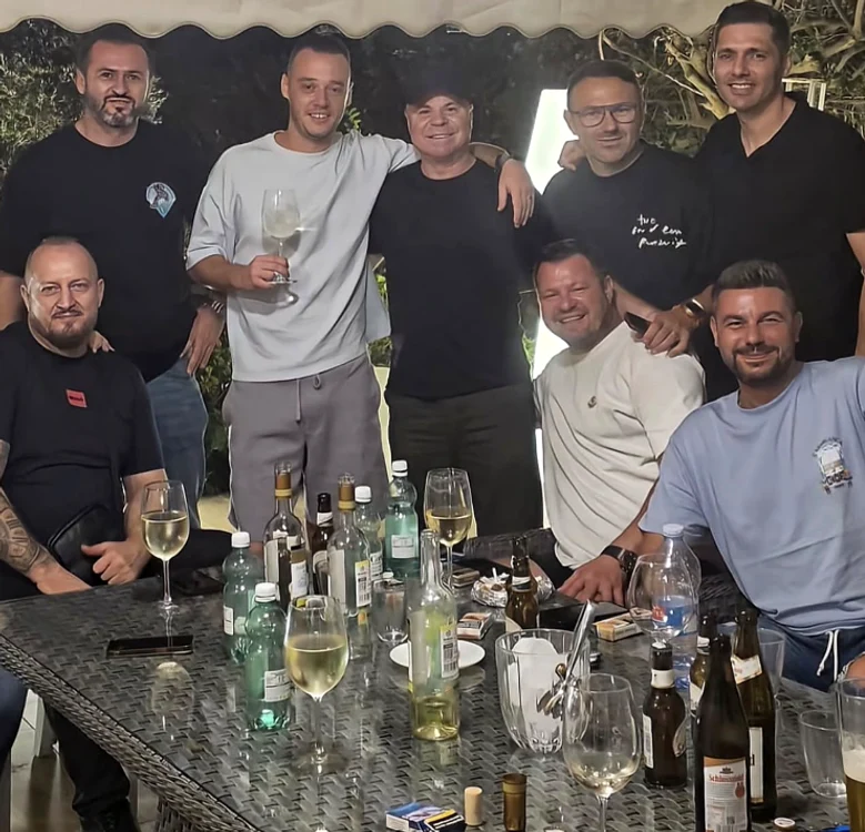 Staff-ul României U21, la party în Ibiza
