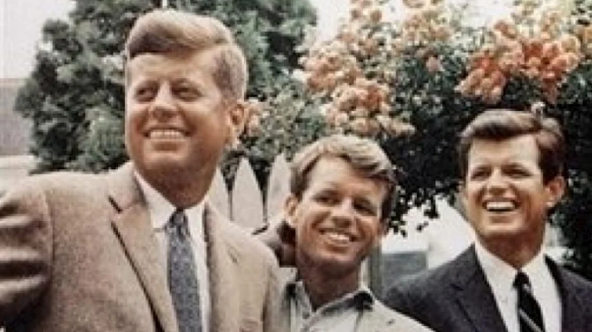 Cine i a ucis pe frații Kennedy? jpeg