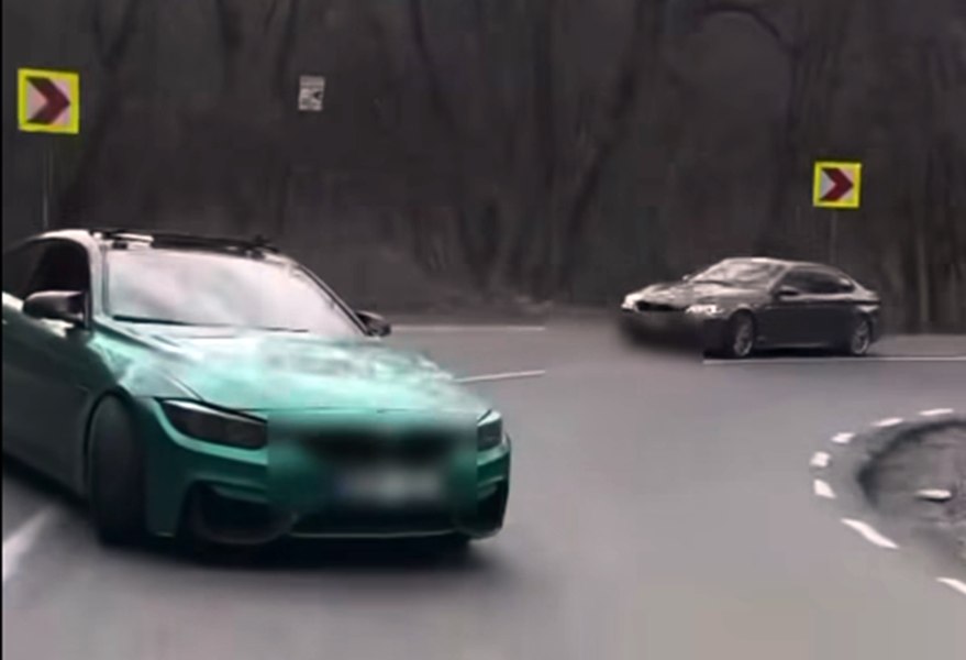 Drifturi periculoase filmate și postate online, sancționate de polițiști în Cluj. Șapte șoferi amendați și lăsați fără permis