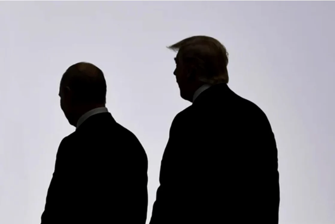 Donald Trump și Vladimir Putin se vor întâlni în curând. Foto: EPA 