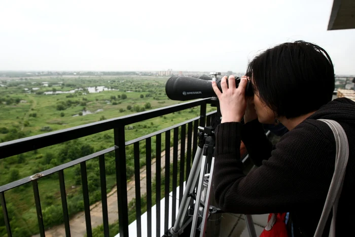 
    Puteţi vedea parcul de la etajul 17, prin lunete şi binocluri profesioniste  