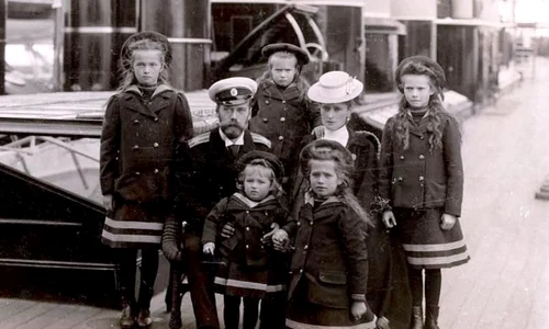 Romanovii la bordul yachtului imperial Standart jpeg