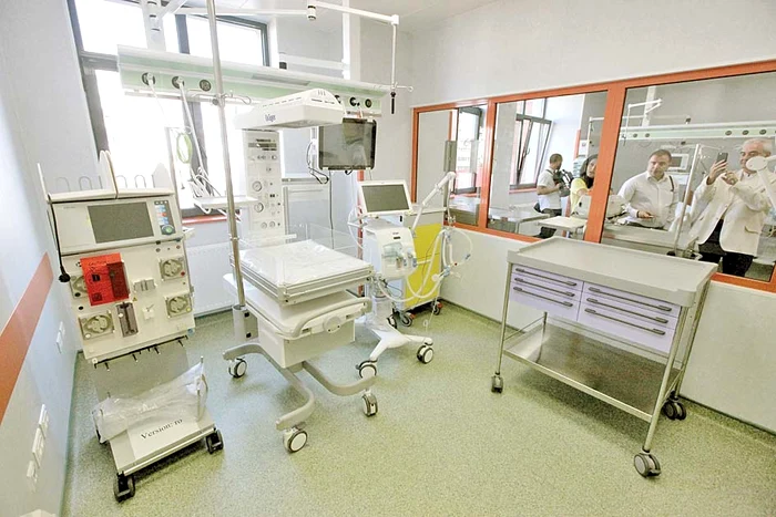Salon de terapie  intensivă pentru  bebeluşi