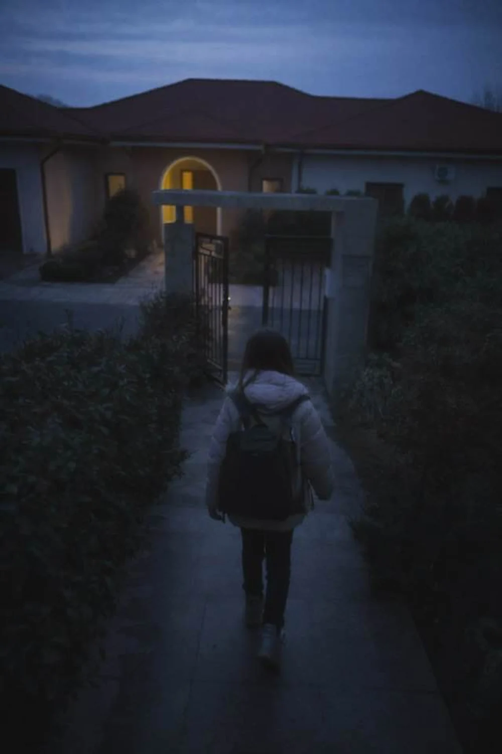 Elena Udrea, supărată că s-a schimbat ora: „A trebuit să o trezesc pe Eva pe întuneric, ca să o duc la școală”