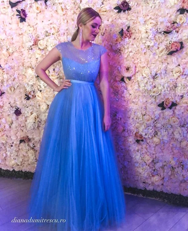 Naşa Diana Dumitrescu a purtat o superbă rochie de prinţesă