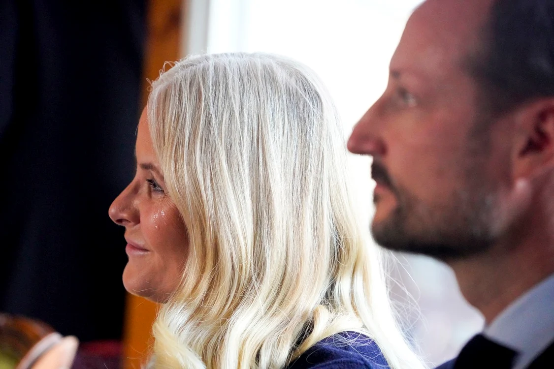 Prințesa Mette Marit în lacrimi și Prințul Haakon profimedia 0947706614 jpg