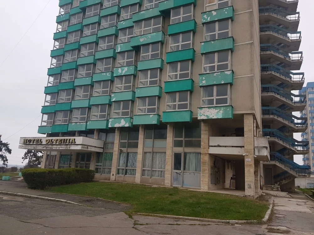 hotel ruina in neptun foto Calin Gavrilas