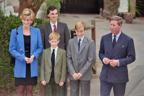 Diana, Charles, William și Harry în 1995, când prinții erau deja despărțiți oficial