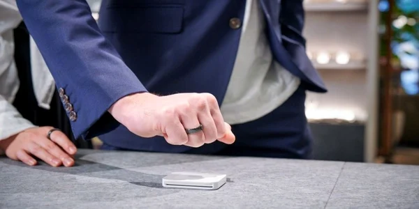 Inelul inteligent care facilitează plăţi contactless a fost lansat în Japonia news.ro