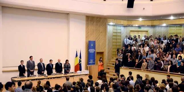 Cei mai buni elevi ai Braşovului au fost premiaţi. FOTOAndrei Paul 