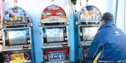 Jucătorii împătimiţi pot petrece zile întregi în faţa automatelor, indiferent dacă pierd sau câştigă