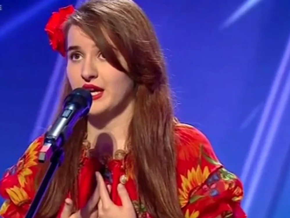 
    Isabela Stănescu a urcat pe scena Românii au talent în straie ţăgăneştifoto: captură video Pro Tv  