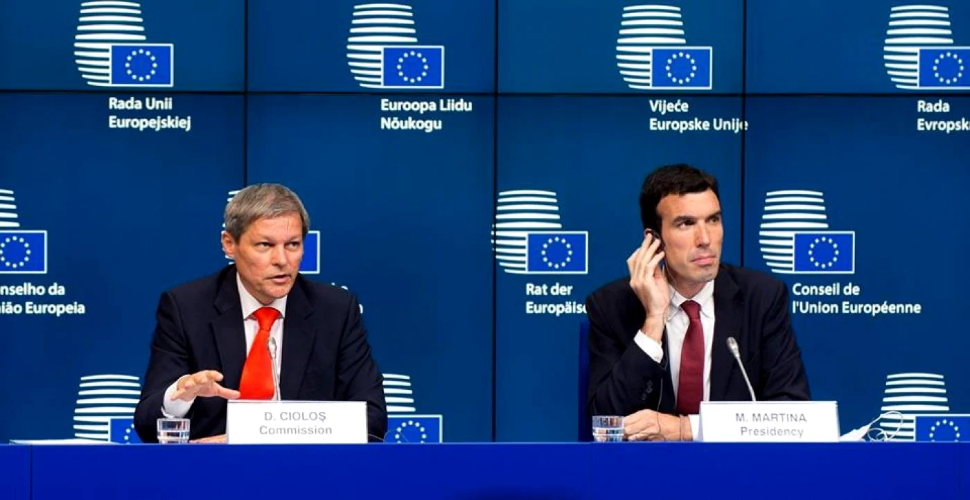 Dacian Ciolos la o conferinta in septembrie 2014 FOTO Facebook Dacian Ciolos