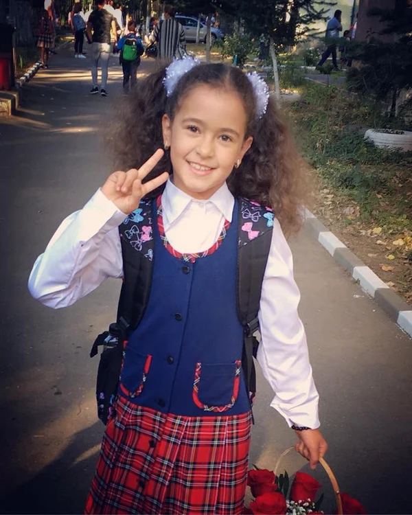 Maria este o mică vedetă a școlii: dansează în Trupa As, în țară și străinătate