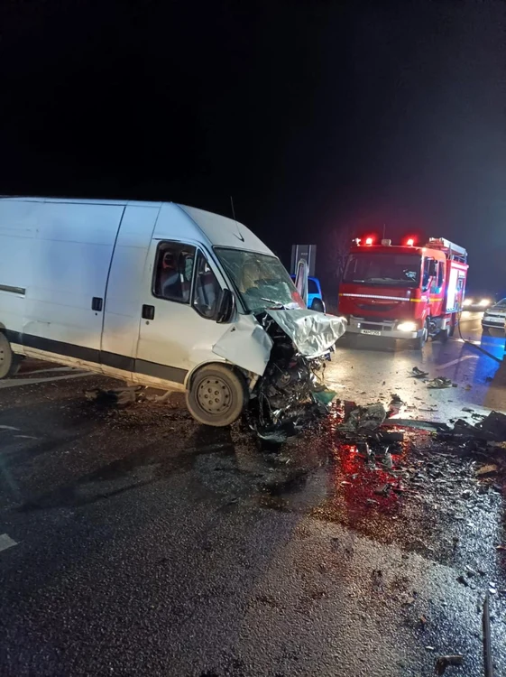 Accidentul a avut loc în localităţile Moviliţa şi Sineşti FOTO ISU Ialomiţa