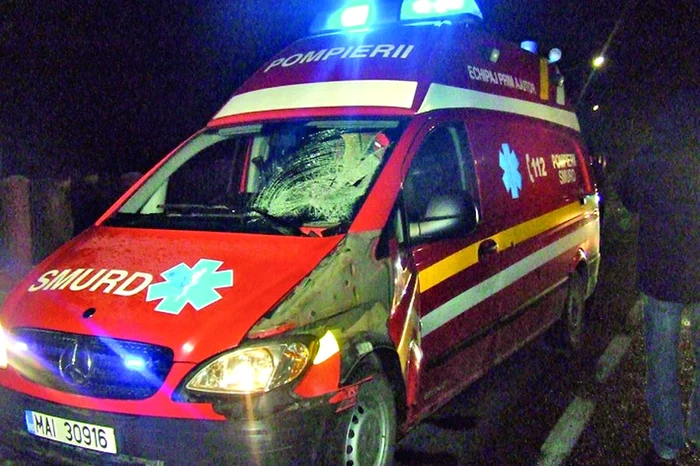 Cei doi pietoni au suferit răni uşoare