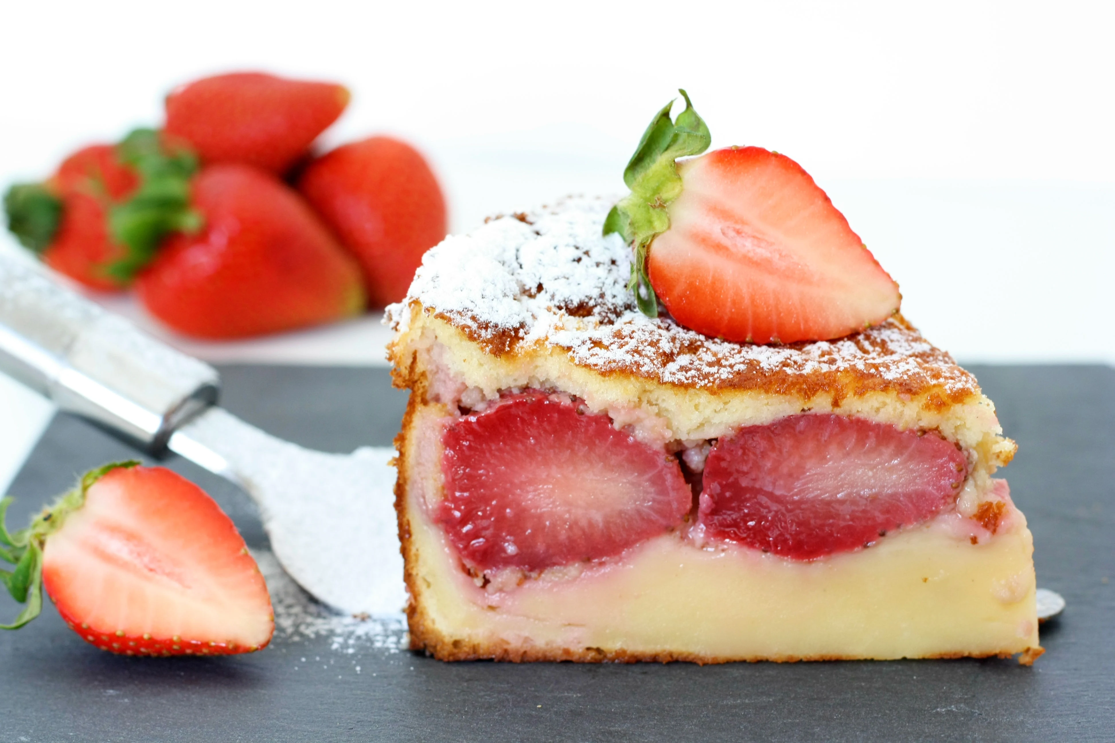 Clafoutis, prăjitura verii, se poate face cu orice fruct. Rețeta necesită 4 ingrediente principale