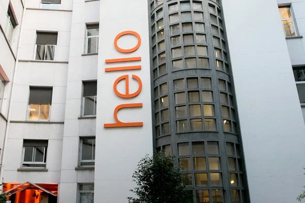 Orange ar fi în discuții pentru achiziția Telekom România