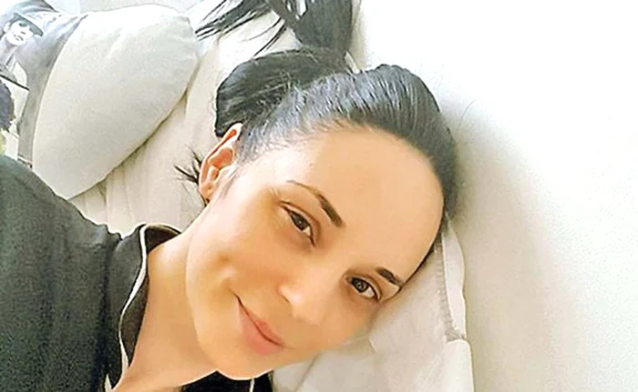 Andreea se află în concediu medical 