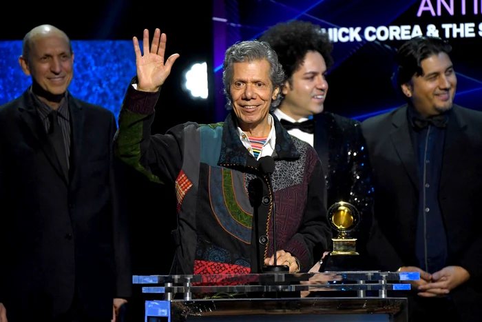 
    Chick Corea, la Premiile Grammy 2020. Pianistul a murit în 9 februarie 2021foto: Getty Images  