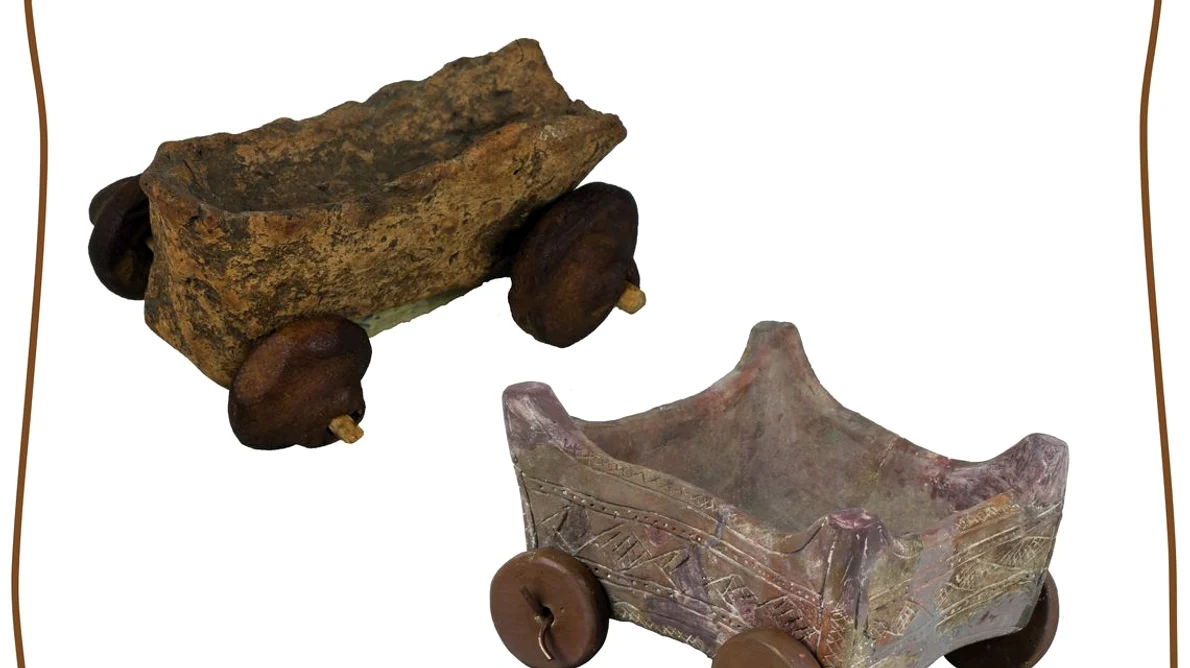 Exponatul lunii iulie la MNIR: carele miniaturale preistorice din lut de la Cuciulata și Tiream jpeg
