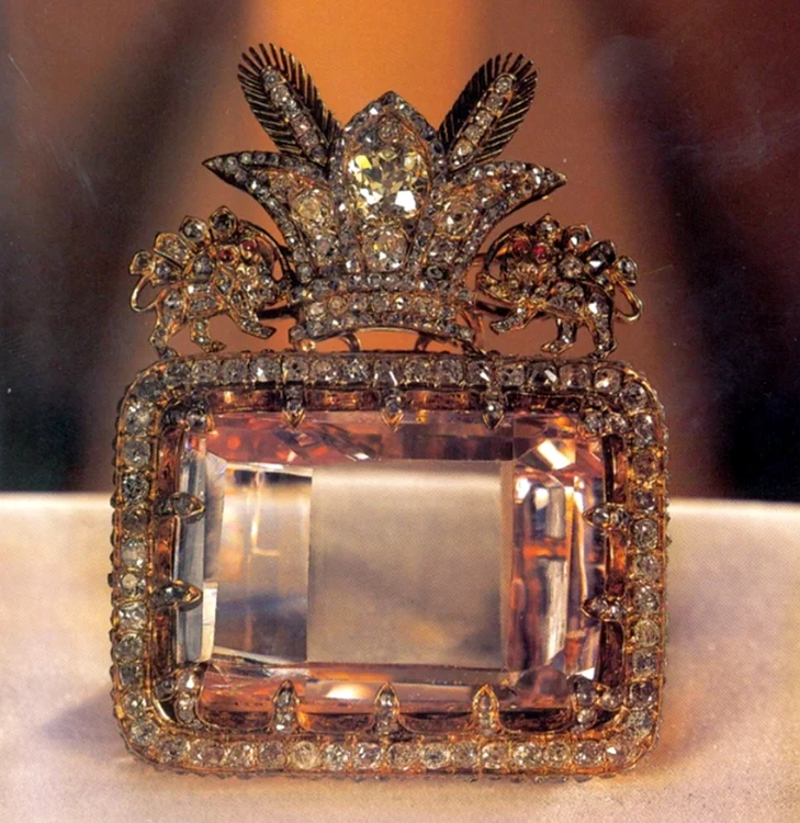Darya-i-Nur, cel mai mare diamant roz din lume este deținut de Iran