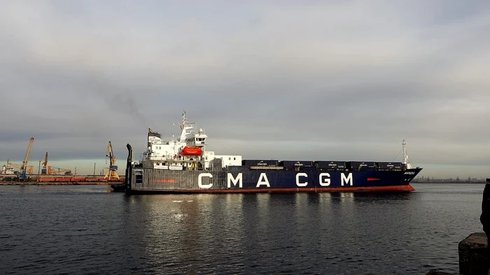 Vaporul are ofițeri români