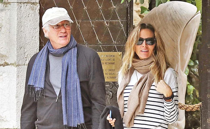 
    Gere a fost surprins recent împreună cu Alejandra în satul francez St Paul de VenceFoto: profimedia  