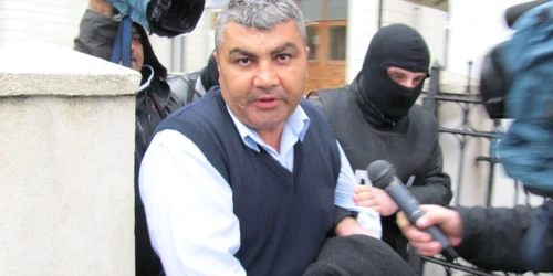 Poliţistul Ureche este cercetat pentru săvârşirea infracţiunii de luare de mită