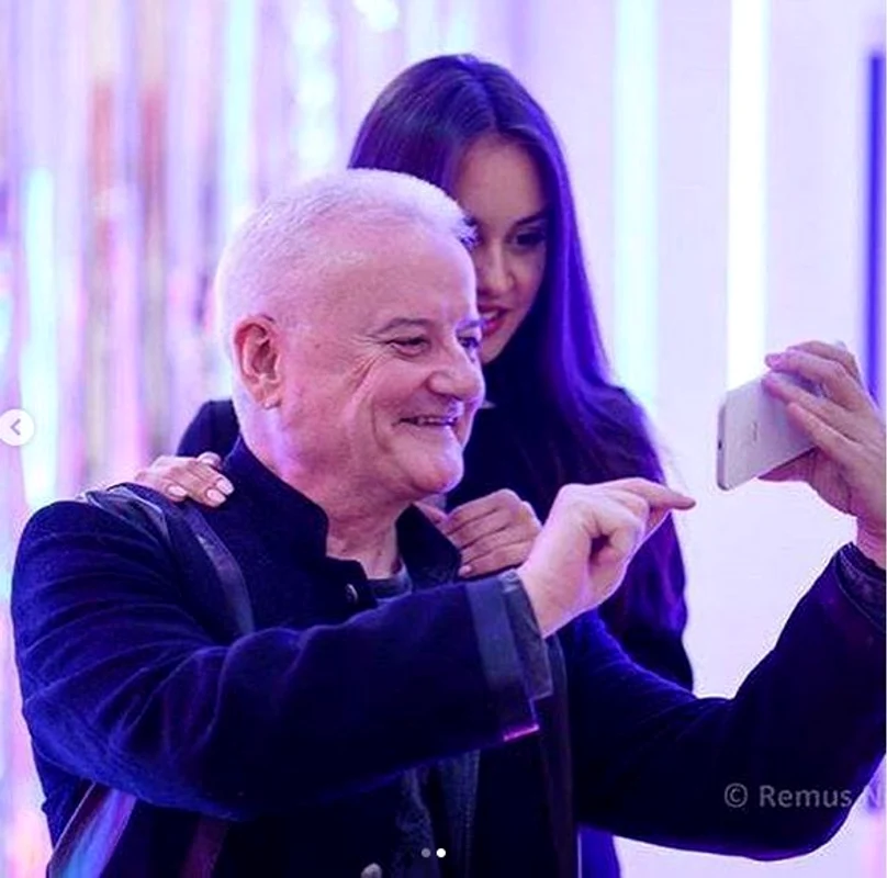 Irinel Columbeanu și Oana Cojocaru, la expoziția soților Maitec. Sursă: Facebook