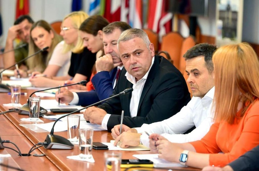 Programul „De 3 ori subvenția” devine „De 5 ori subvenția”. Explicaţiile ministrului Agriculturii