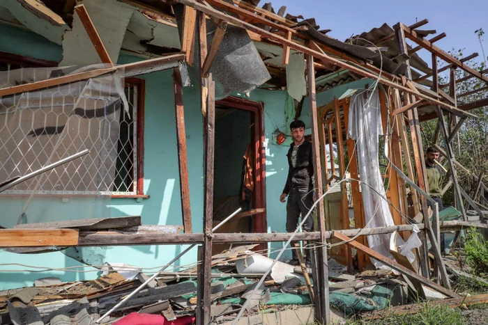 Casa bombardată în regiunea azeră Barda FOTO EPA-EFE