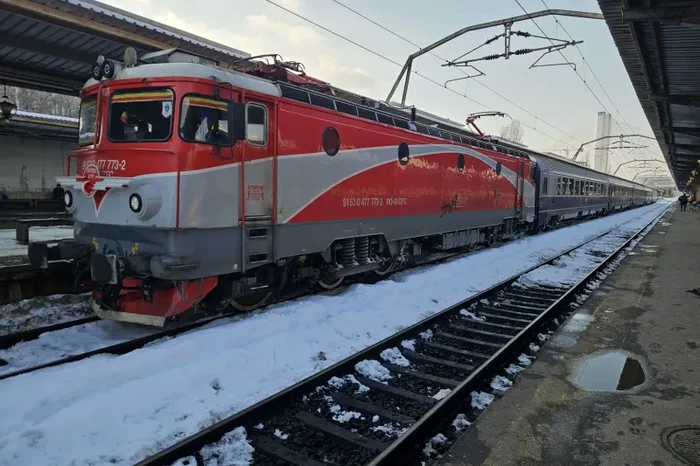 Incendiu într-un tren cu 200 de pasageri, lângă Vaslui.