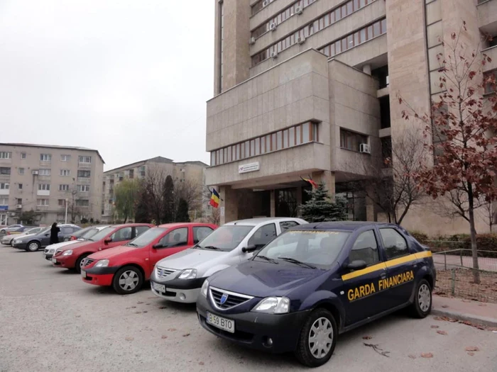 Cartierul general al Direcţiei Generale a Finanţelor Publice Olt din Slatina... (FOTO: Adevărul)