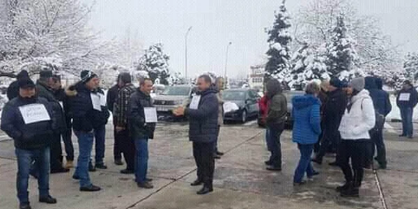 Angajaţi ai Oltchim în greva foamei Foto voceavalcii ro