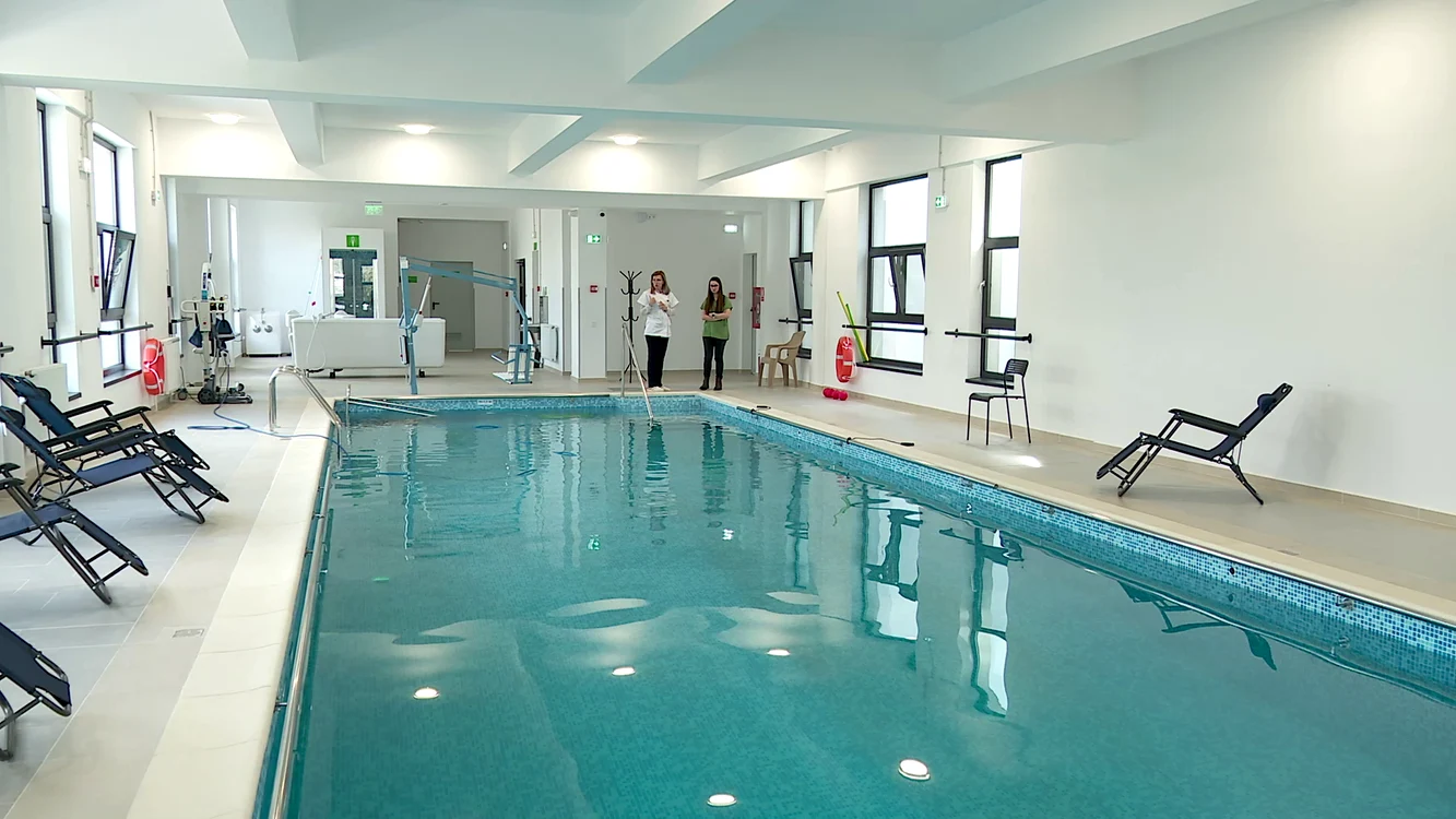 Piscina cu apă caldă este unicăîn regiune. FOTO I. Bunilă